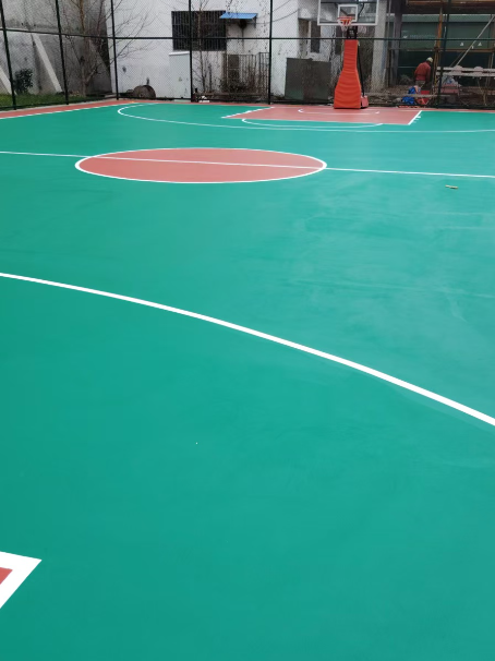 历下 球场长期使用易出现地面开裂